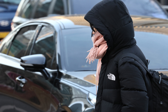 강력 한파에 발걸음 서두르는 시민
