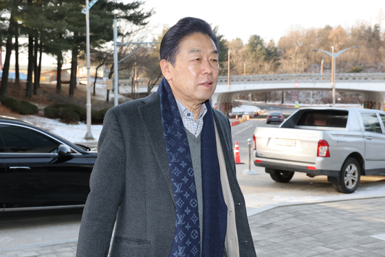 겨레누리관으로 출근하는 김형석 관장