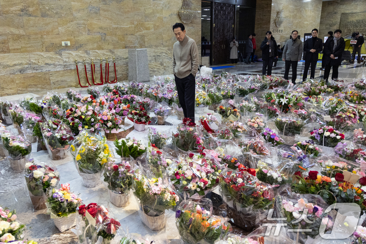 (서울=뉴스1) 이승배 기자 = 더불어민주당의 통일교 및 공천뇌물 특검 수용을 촉구하며 6일째 단식을 이어가고 있는 장동혁 국민의힘 대표가 20일 서울 여의도 국회 로텐더홀에서 응 …