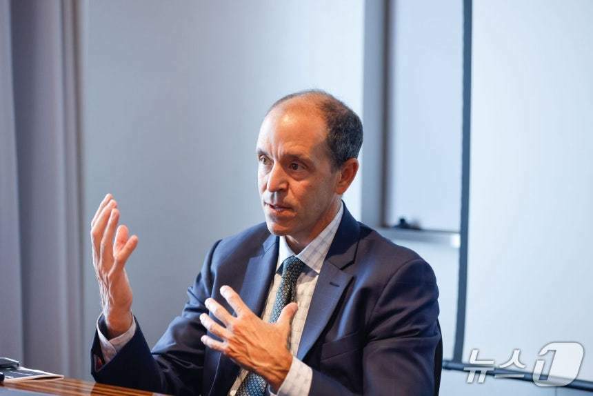 본문 이미지 - 크리스 리헤인 오픈AI 글로벌 대외협력 최고책임자(CGAO)(오픈AI 제공)