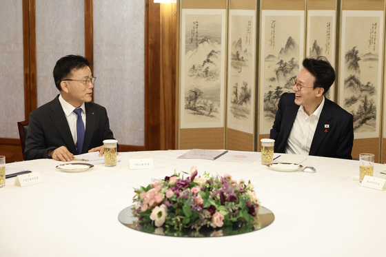 박상진 산업은행 회장 만난 김민석 총리