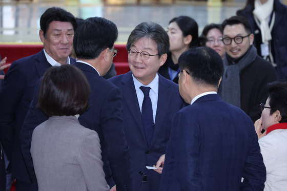 인사나누는 유승민