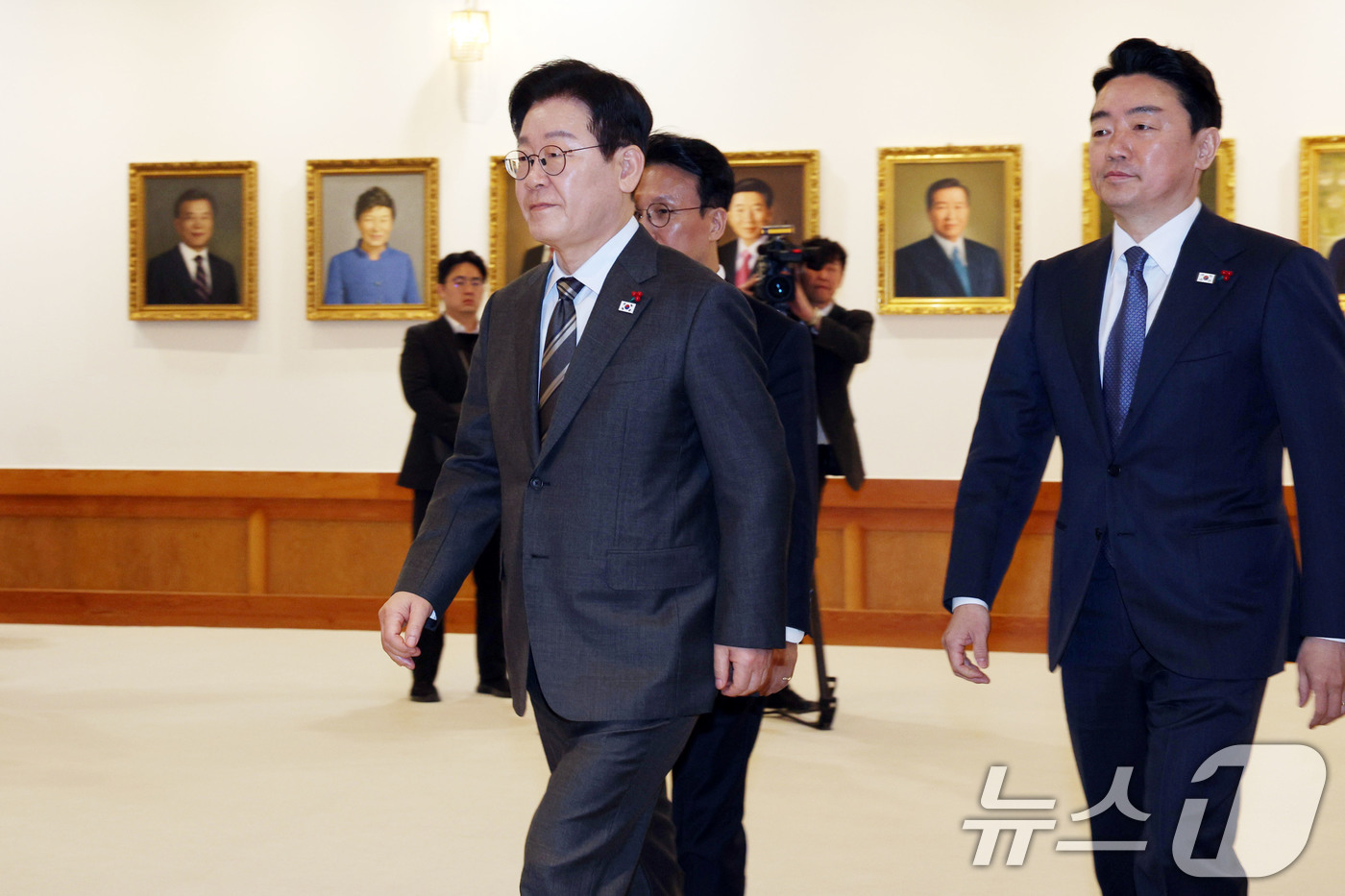 (서울=뉴스1) 허경 기자 = 이재명 대통령이 20일 청와대에서 열린 국무회의에 입장하고 있다. 2026.1.20/뉴스1