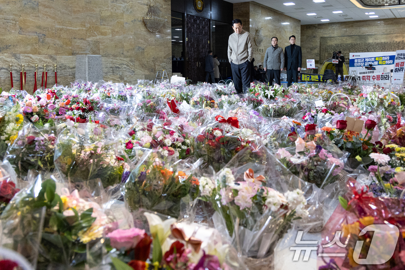 (서울=뉴스1) 이승배 기자 = 더불어민주당의 통일교 및 공천뇌물 특검 수용을 촉구하며 6일째 단식을 이어가고 있는 장동혁 국민의힘 대표가 20일 서울 여의도 국회 로텐더홀에서 응 …