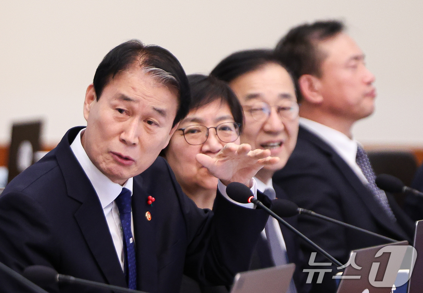 (서울=뉴스1) 허경 기자 = 권오을 국가보훈부 장관이 20일 청와대에서 열린 국무회의에서 발언하고 있다. 2026.1.20/뉴스1