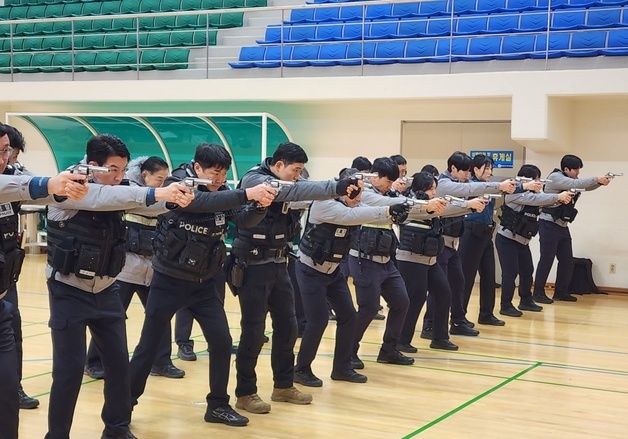 빈번해진 강력범죄에…경찰 '무기 통합교관' 양성 나선다
