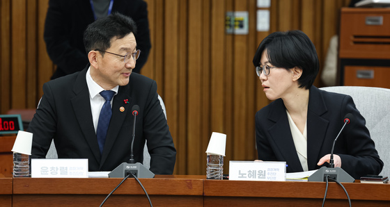 대화 나누는 윤창렬 검찰개혁 추진단장과 노혜원 부단장