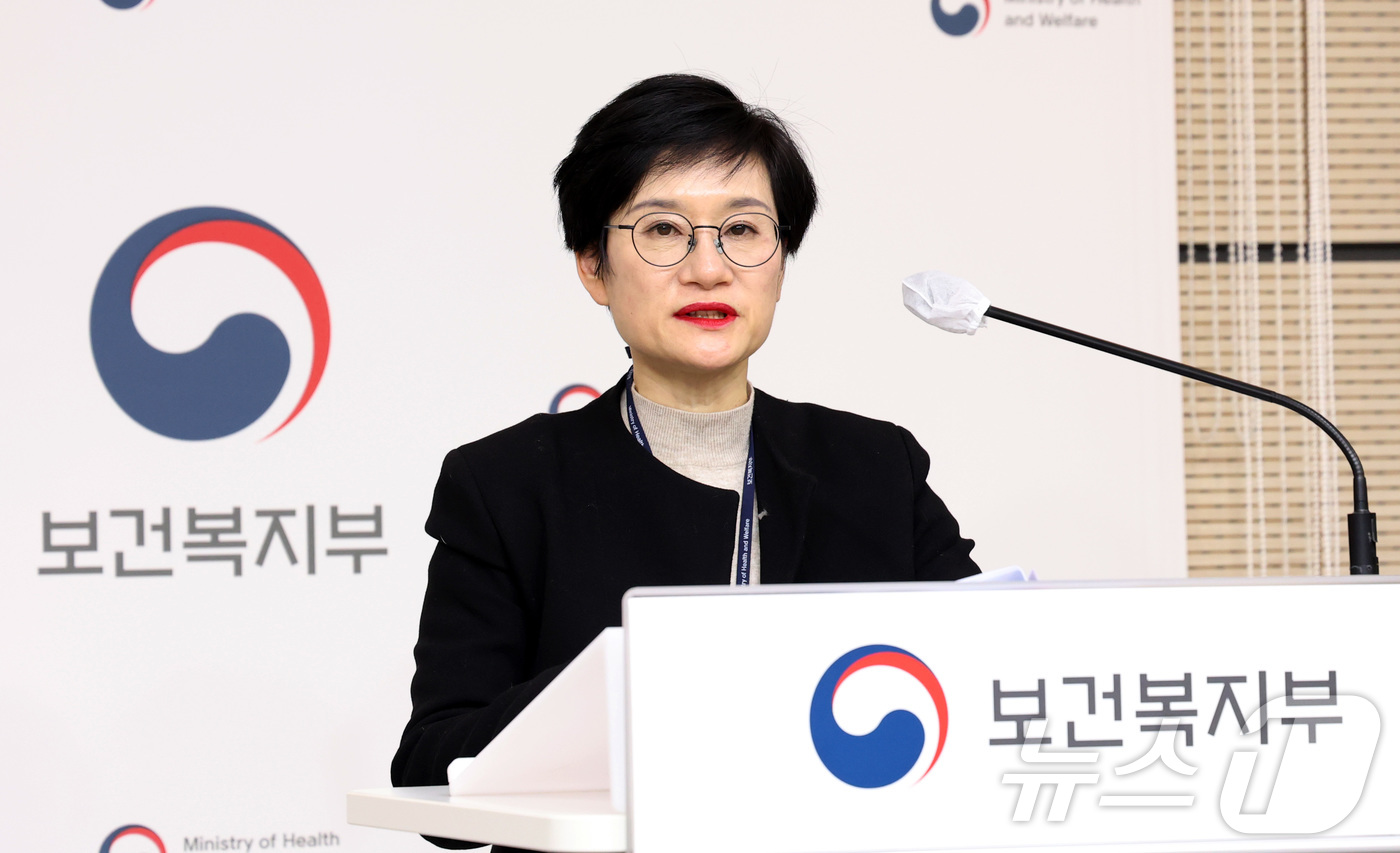 (세종=뉴스1) 김기남 기자 = 임혜성 보건복지부 사회보장위원회 사무국장이 20일 세종시 정부세종청사에서 사회보장제도 신설·변경 협의제도 개편방안을 발표하고 있다. 2026.1.2 …