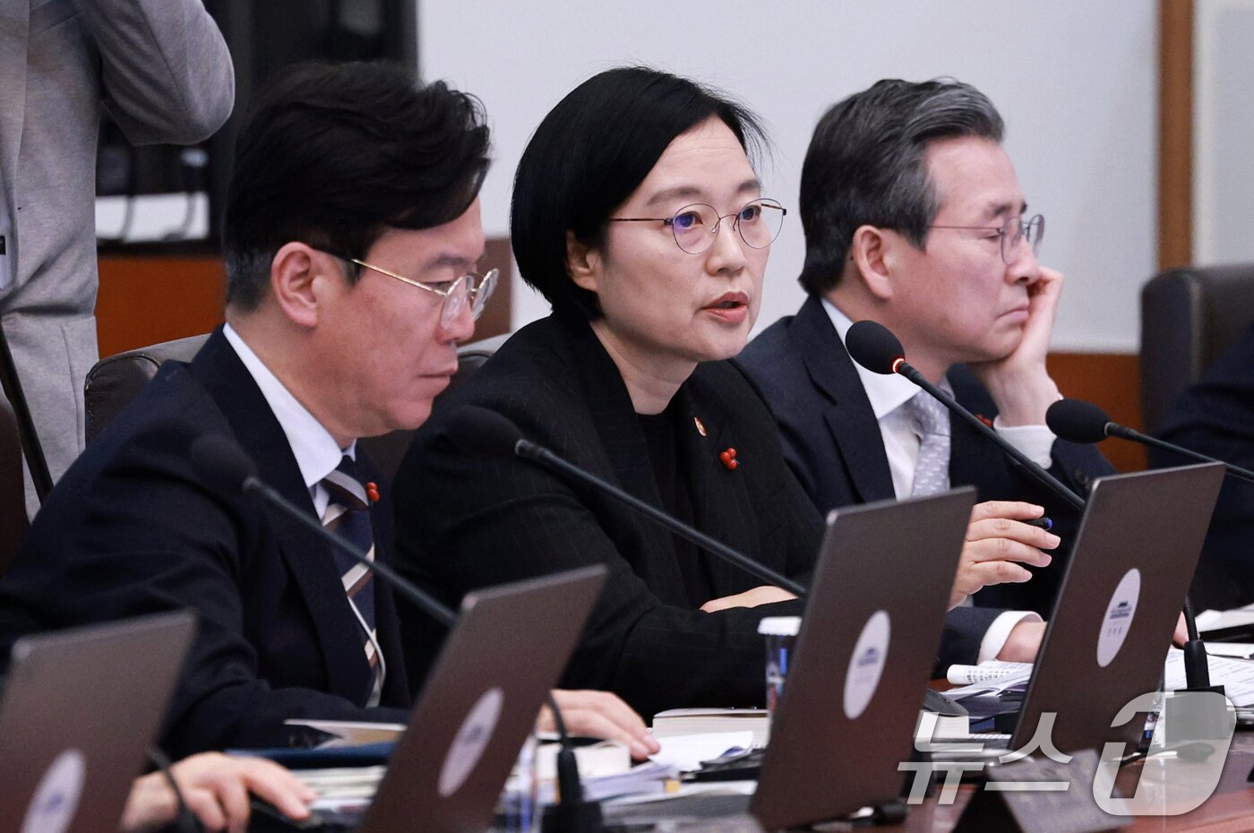 본문 이미지 - 한성숙 중소벤처기업부 장관이 20일 청와대에서 열린 국무회의에서 발언하고 있다. 2026.1.20 ⓒ 뉴스1 허경 기자