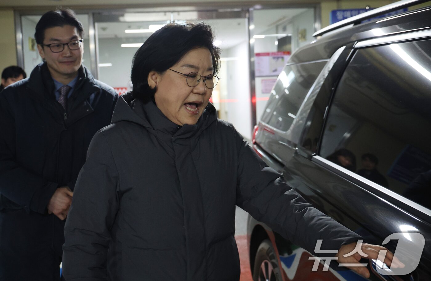 본문 이미지 - 이혜훈 기획예산처 장관 후보자가 20일 오후 서울 중구 예금보험공사에 마련된 인사청문회 준비 사무실에서 점심시간을 이용해 외부로 이동하고 있다. 2026.1.20/뉴스1 ⓒ News1 김명섭 기자