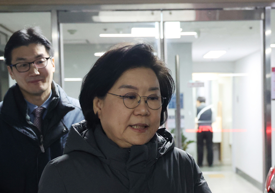 이혜훈 후보자 청문회 사무실서 외부로 나서