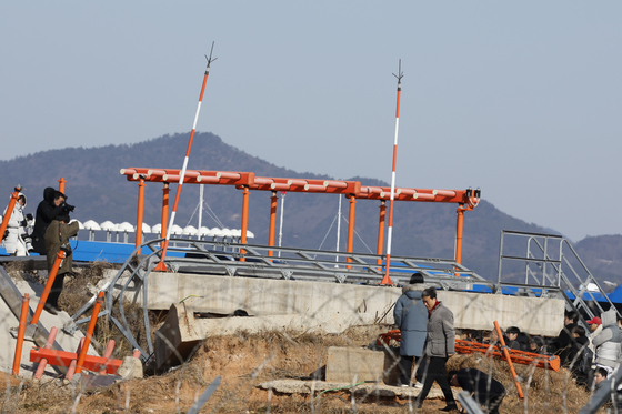 무안공항 사고현장 콘크리트 둔덕