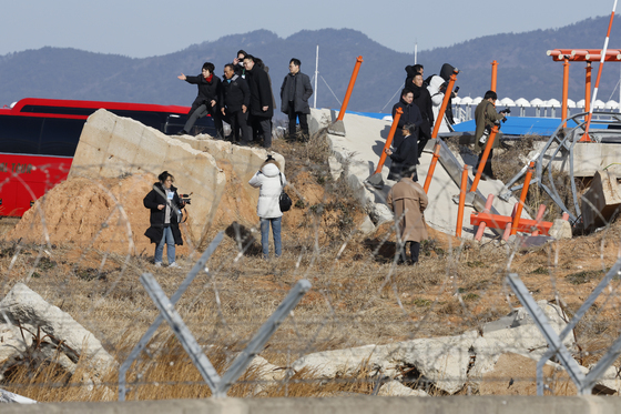 무안공항 사고현장 콘크리트 둔덕 현장조사