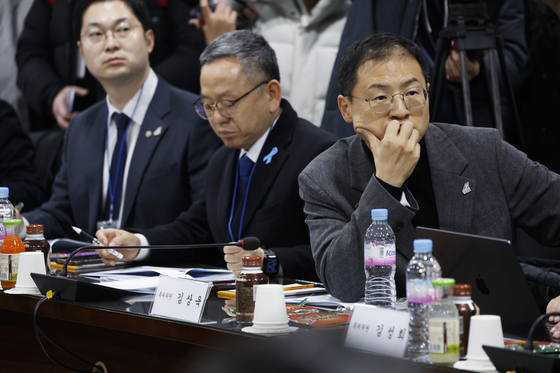 무안공항 브리핑 듣는 김상욱 특별위원