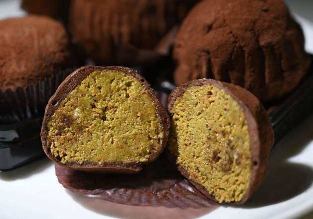 "초밥집도 한식당도 뛰어들어"…외신 주목한 韓 '두쫀쿠 열풍'