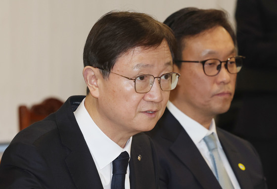 간담회 발언하는 이찬진 금감원장