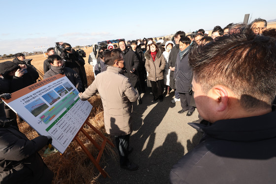 무안국제공항 이·착륙 시설 현황 점검
