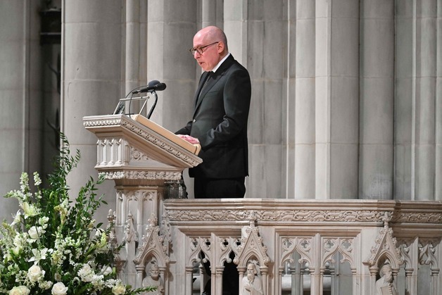 체니 주치의, 트럼프 노벨상 불만에 경악…"직무적합성 의문"