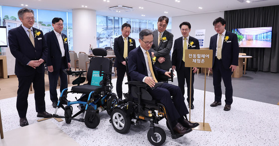 보험·자산관리·요양 한곳에…KB금융 복합점포 문 열어