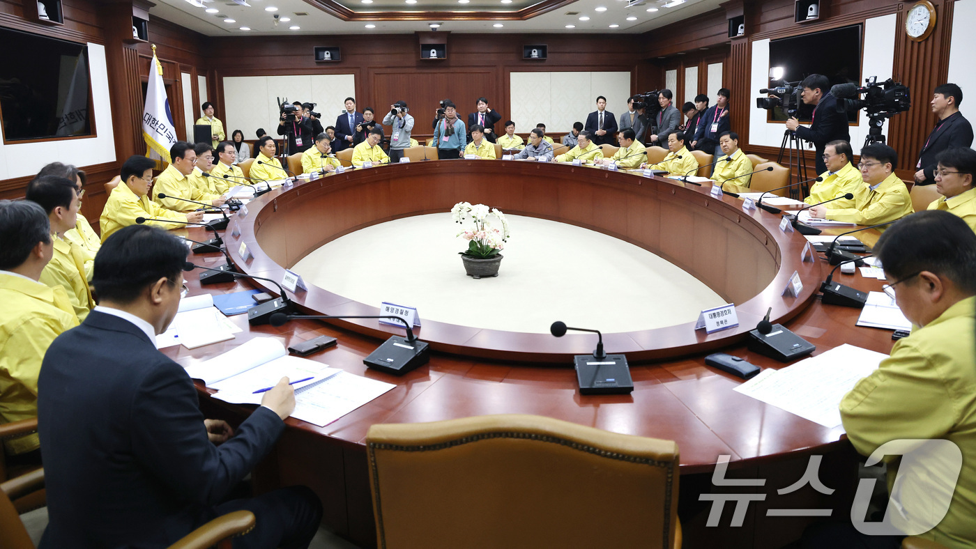 (서울=뉴스1) 임세영 기자 = 김민석 국무총리가 20일 서울 종로구 정부서울청사에서 열린 제22차 국가테러대책위원회의에서 모두발언을 하고 있다. 2026.1.20/뉴스1