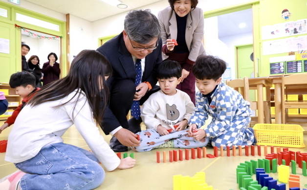 유정기 전북교육감 권한대행, '방학 중 유아돌봄' 현장 점검