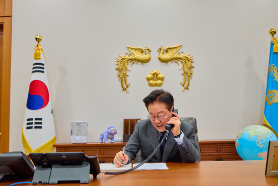 李대통령, 카타르 국왕과 통화