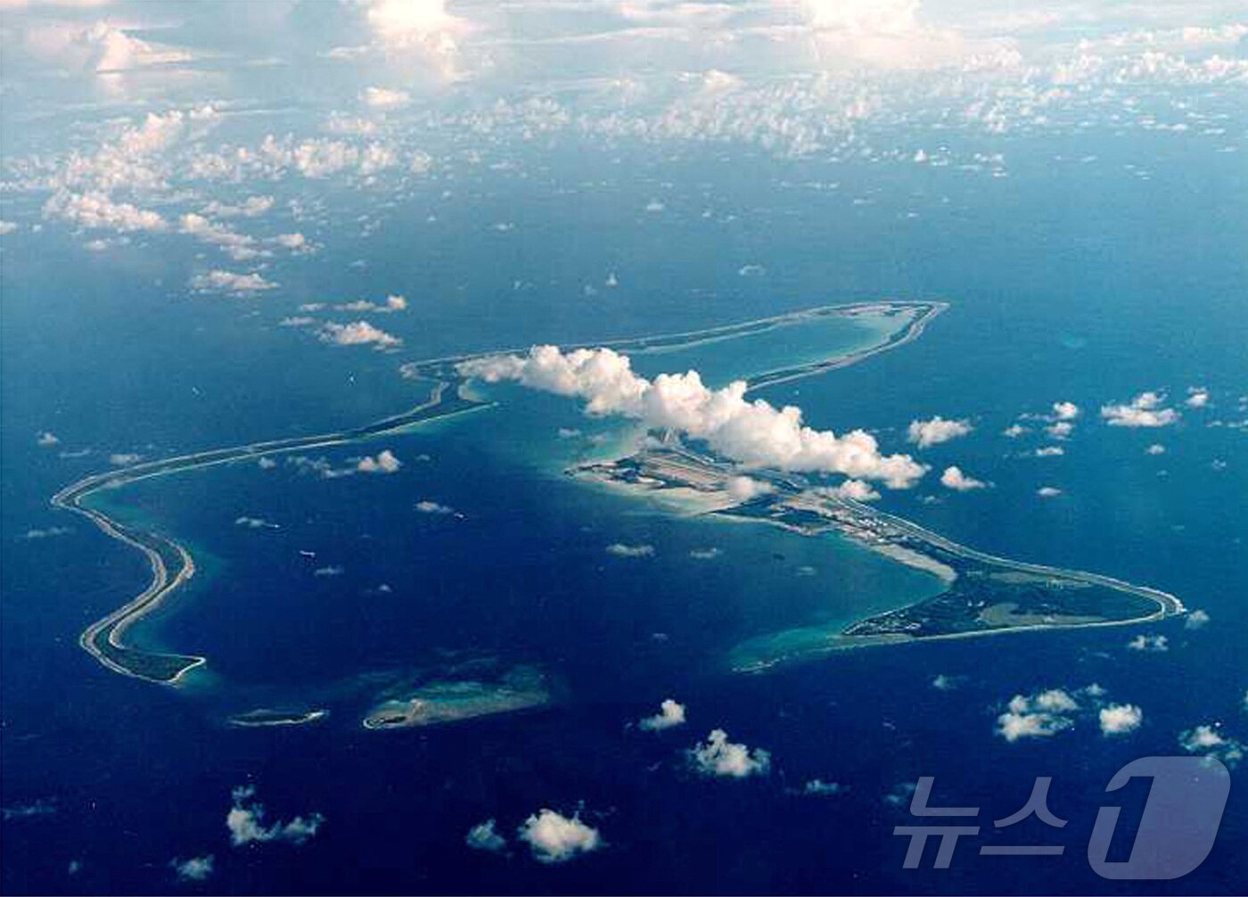 본문 이미지 - 인도양에 위치한 영국령 차고스 제도의 디에고 가르시아 섬. 2025.12.08 ⓒ 로이터=뉴스1