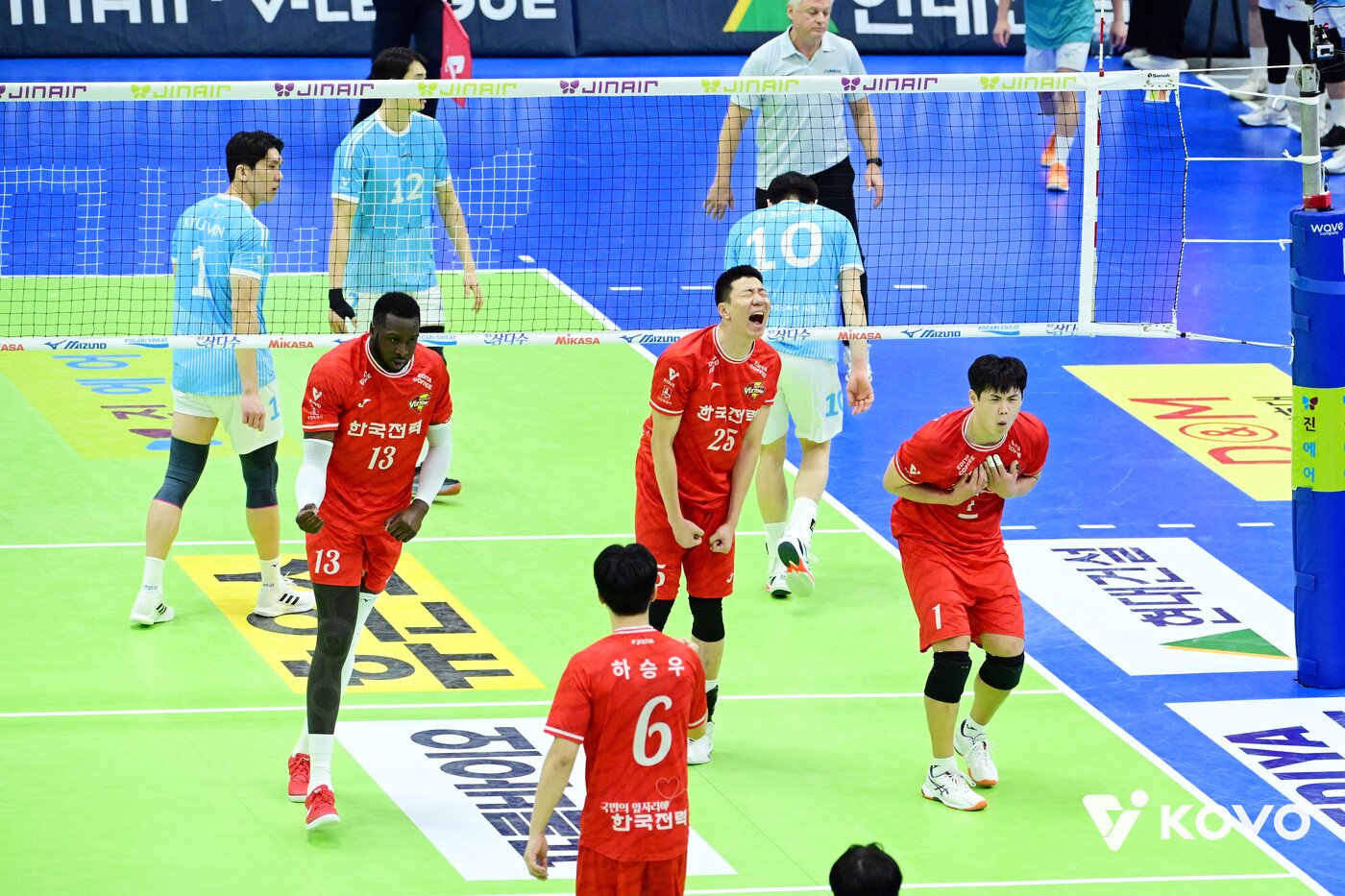 본문 이미지 - 한국전력이 대한항공을 3-0으로 완파했다.(KOVO제공) 