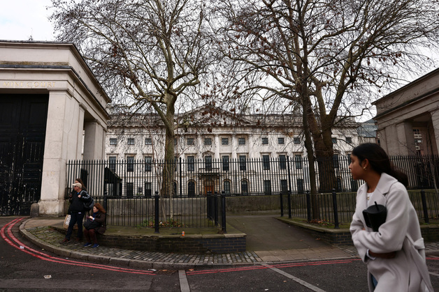 유럽 내 최대 中대사관 8년만 승인…"英총리 방중 조건 마련"