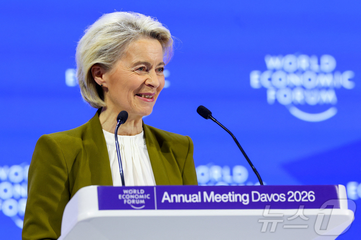 (다보스 로이터=뉴스1) 김지완 기자 = 20일(현지시간) 우르줄라 폰데어라이엔 유럽연합(EU) 집행위원장이 스위스 다보스에서 열린 세계경제포럼(WEF) 연례총회(다보스포럼)에서 …