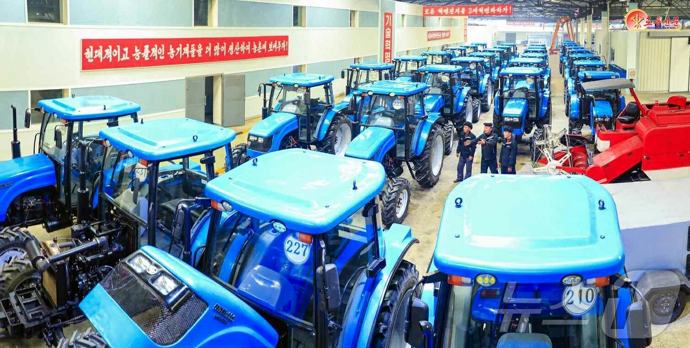 (평양 노동신문=뉴스1) = 북한 노동당 기관지 노동신문은 21일 인민경제 여러 부문과 단위에서 "당대회를 자랑찬 노력적 성과로 맞이할 열의가 더욱 고조되고 있다"고 선전했다. 사 …