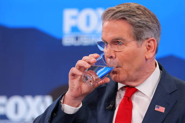 美재무 "금리인하 지금은 지켜볼 때…충격 끝나면 美 50년 안정"