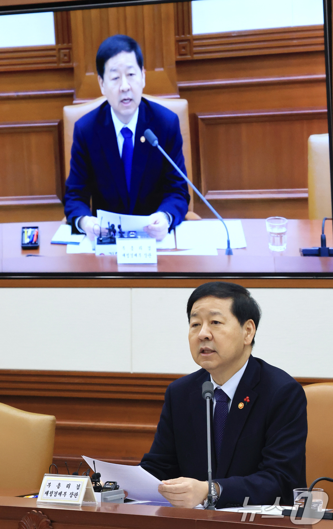 (서울=뉴스1) 임세영 기자 = 구윤철 경제부총리 겸 재정경제부 장관이 21일 서울 종로구 정부서울청사에서 열린 경제관계장관회의에서 모두발언을 하고 있다. 2026.1.21/뉴스1 …