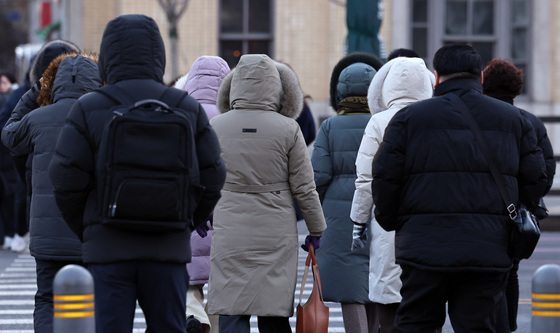 한파에 움츠러든 출근길