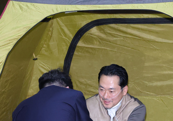 인사나누는 장동혁·이준석