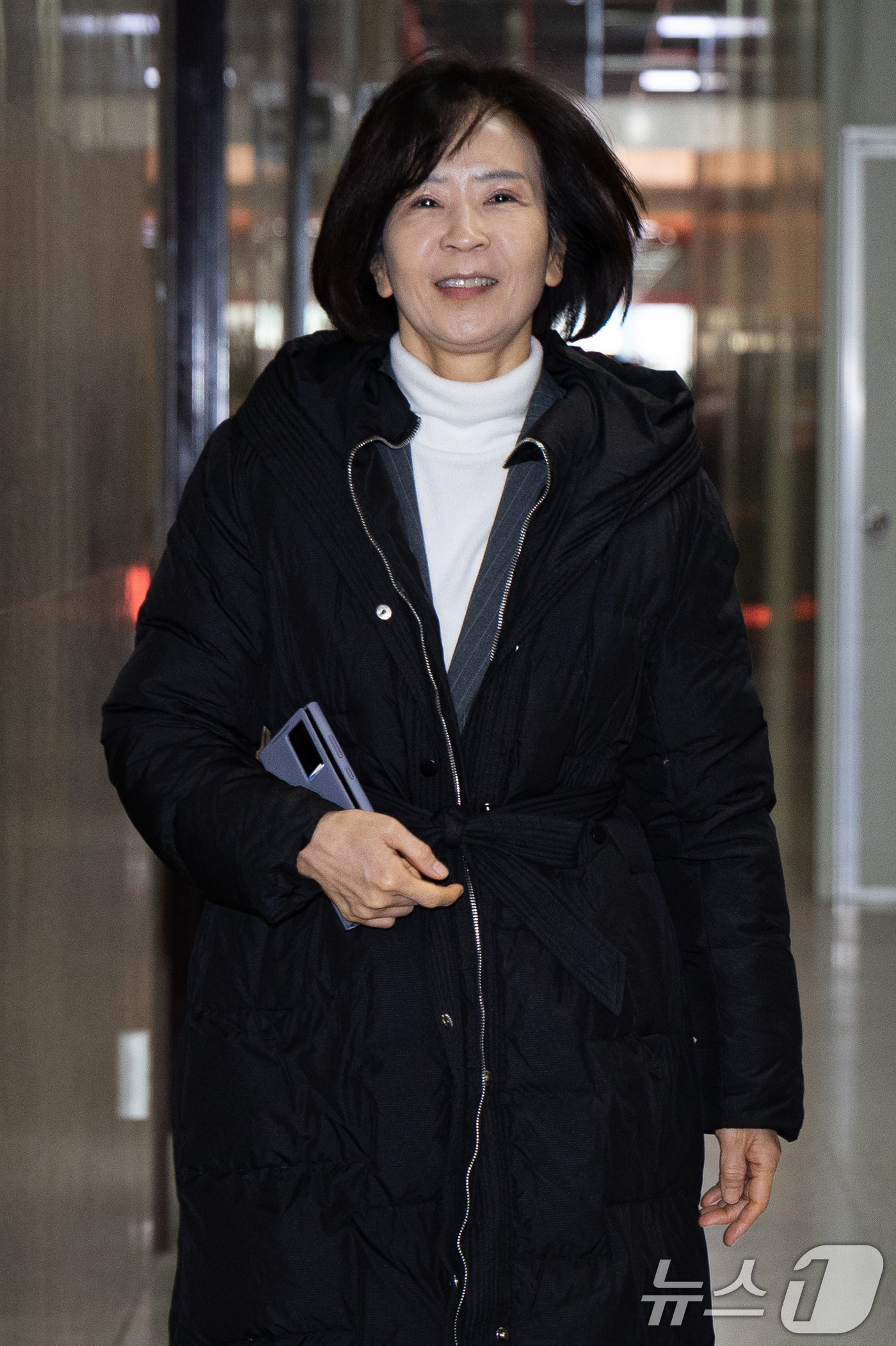 (서울=뉴스1) 유승관 기자 = 최수진 국민의힘 의원이 21일 서울 여의도 국회에서 송언석 원내대표와 초선 비례대표 의원 회동을 위해 원내대표실로 향하고 있다. 2026.1.21/ …