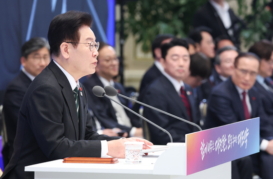 신년 기자회견 발언하는 이재명 대통령