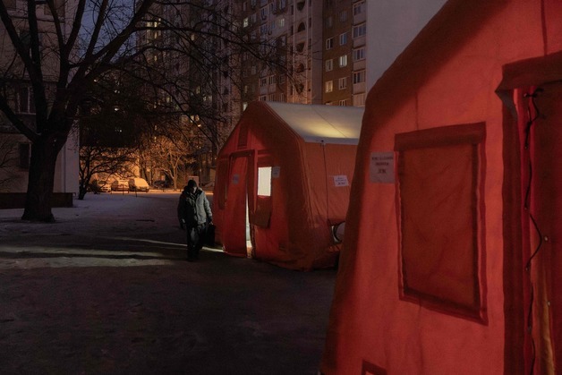 '그린란드 전운' 다보스서 우크라 실종…러, 에너지시설 대공습