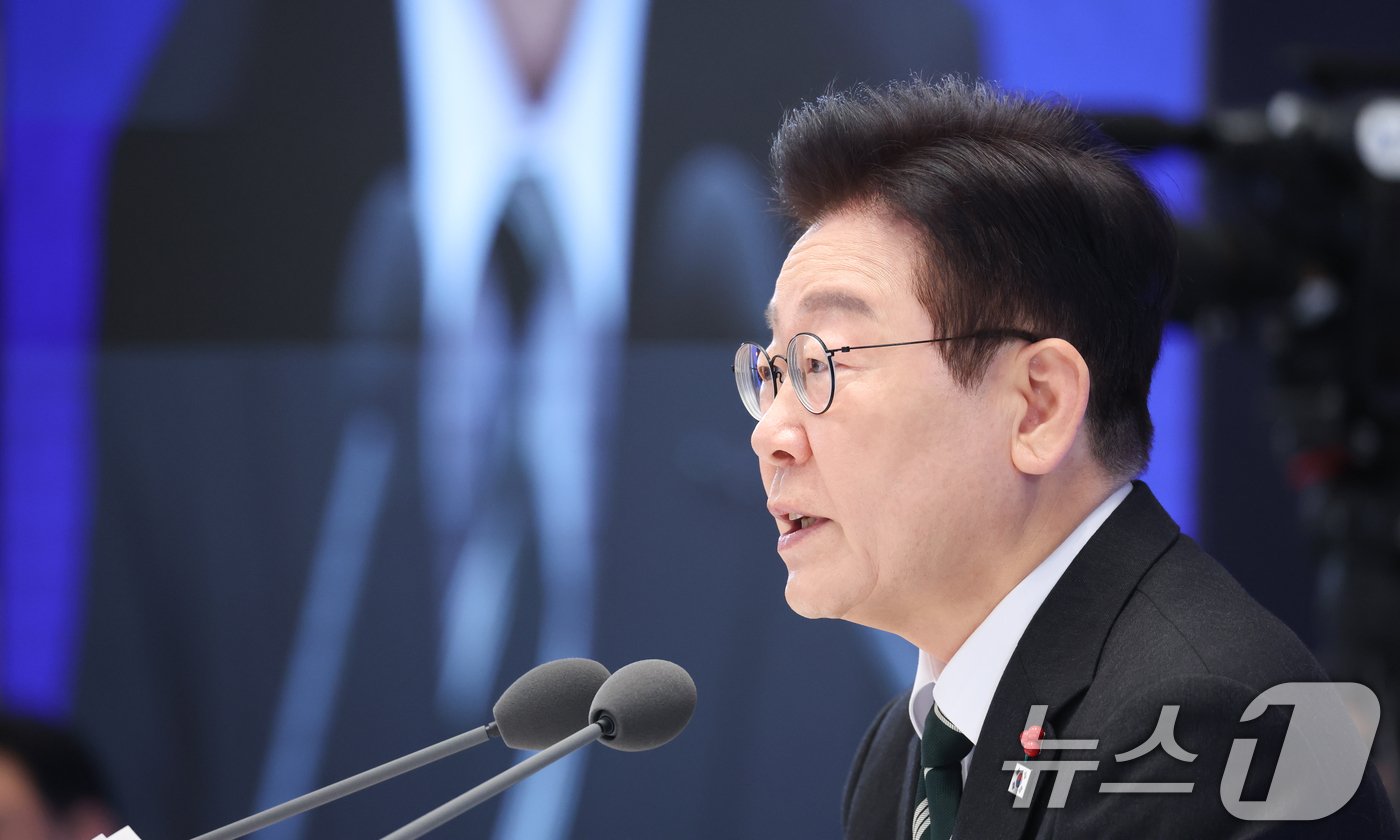 (서울=뉴스1) 이재명 기자 = 이재명 대통령이 21일 청와대 영빈관에서 열린 신년 기자회견에서 발언을 하고 있다. 2026.1.21/뉴스1