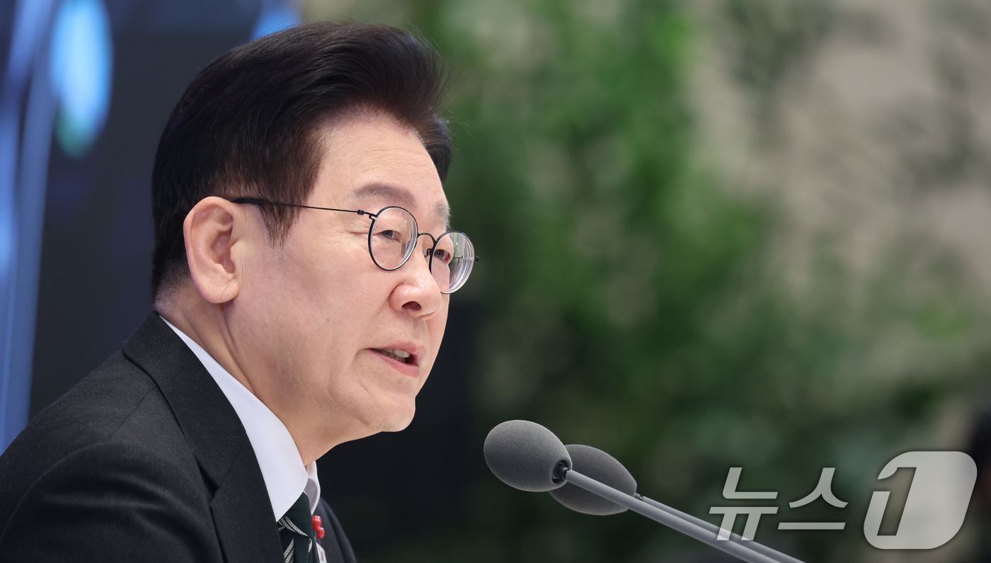 (서울=뉴스1) 이재명 기자 = 이재명 대통령이 21일 청와대 영빈관에서 열린 신년 기자회견에서 발언을 하고 있다. 2026.1.21/뉴스1