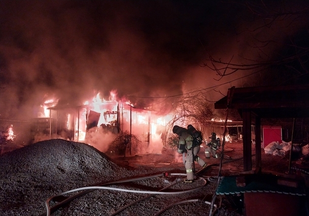 김해 농막서 불…2시간56분 만에 진화