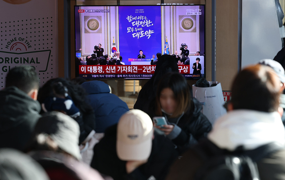 李대통령, 청와대서 첫 신년 기자회견