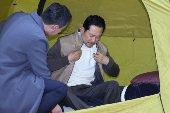 텐트 나서는 장동혁