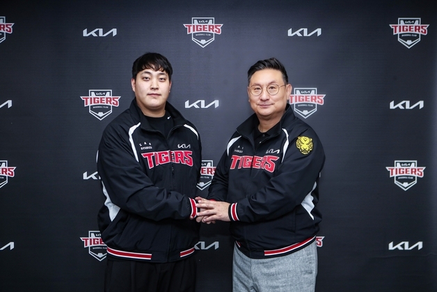 FA 조상우, 원소속팀 KIA 잔류…'2년 총액 15억 원' 사인