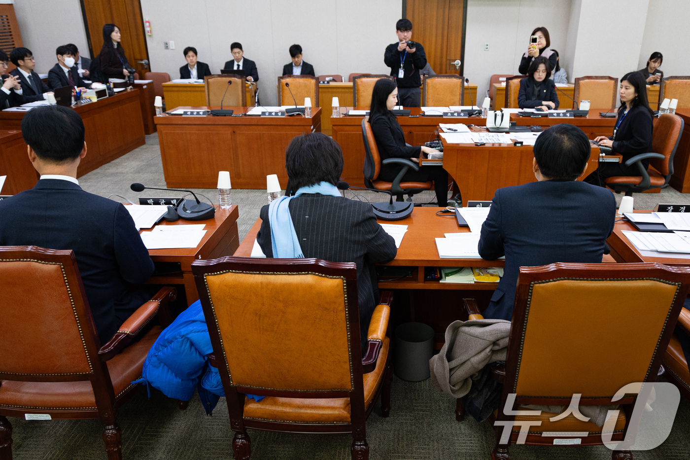 (서울=뉴스1) 유승관 기자 = 21일 서울 여의도 국회에서 열린 제431회 국회(임시회) 법제사법위원회 제2차 법안심사제1소위원회에 국민의힘 의원들이 불참해 자리가 비어있다. 2 …