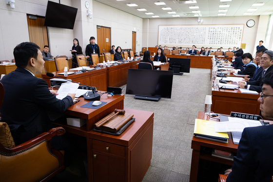 국민의힘 의원 참석 촉구하는 김용민 법사위 법안심사1소위원장