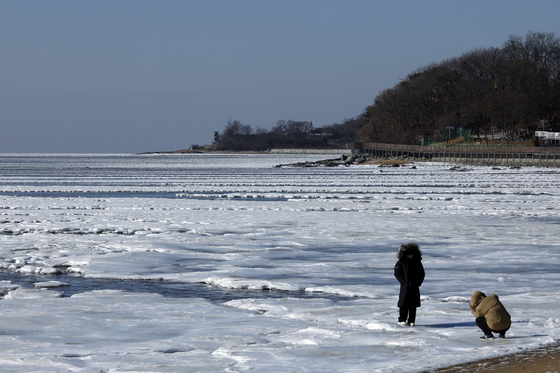 얼어붙은 동막해변