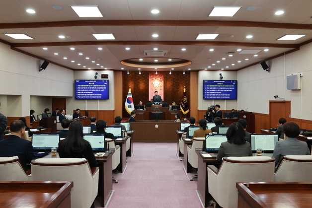 "시장 공약 미흡한데 이행률 100%"… 제천시의회 행감 199건 지적·건의