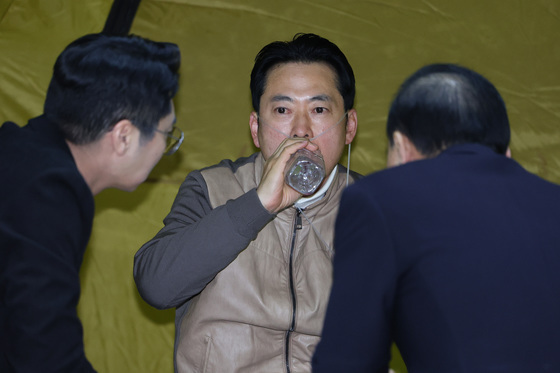 단식 이어나가는 장동혁