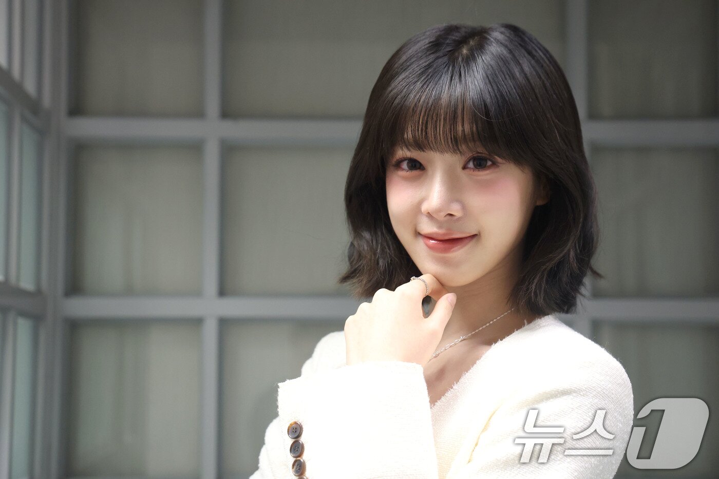 본문 이미지 - 그룹 트리플에스(tripleS)의 니엔이 21일 서울 종로구 뉴스1에서 가진 인터뷰에 앞서 포즈를 취하고 있다. 2026.1.21/뉴스1 ⓒ News1 이광호 기자